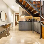 Mesmerizing Flat Near Hadrians Gate